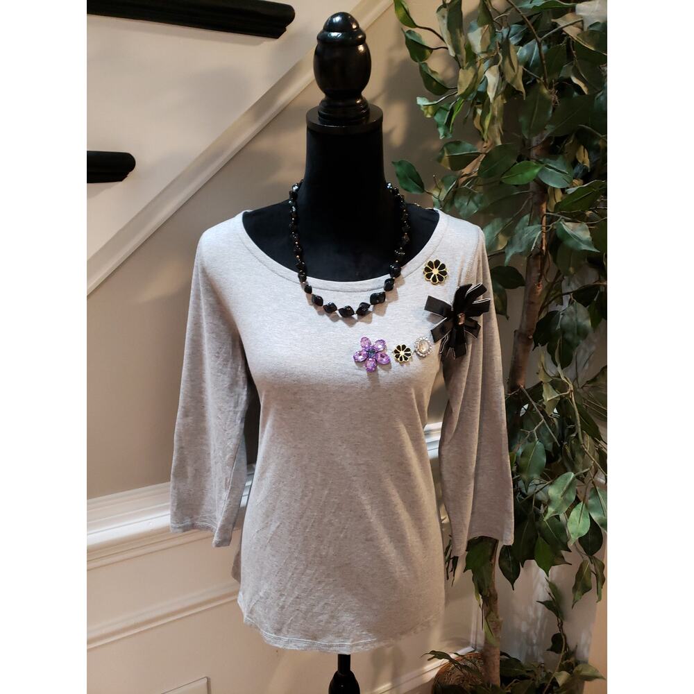 Isaac Mizrahi Floral Blouse Women's Gray Medium Size Long Sleeves Boat